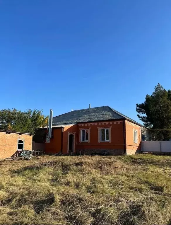 Дом в Ростовская область, Семикаракорск Плодопитомник мкр, ул. ... - Фото 1