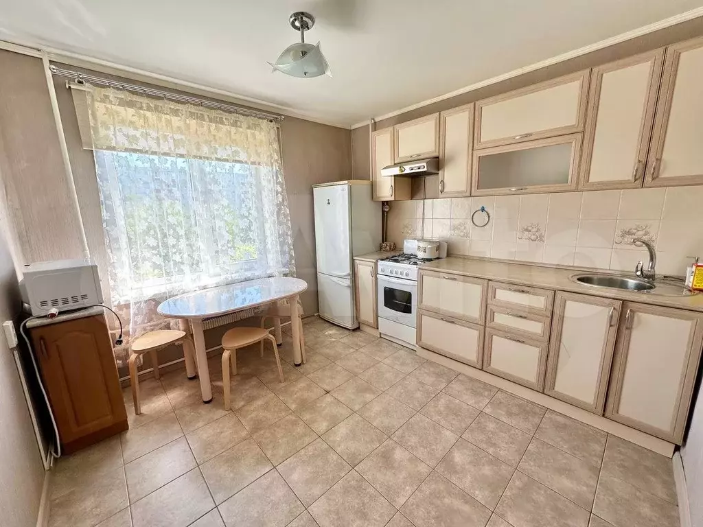 2-к. квартира, 60 м, 5/10 эт. - Фото 0