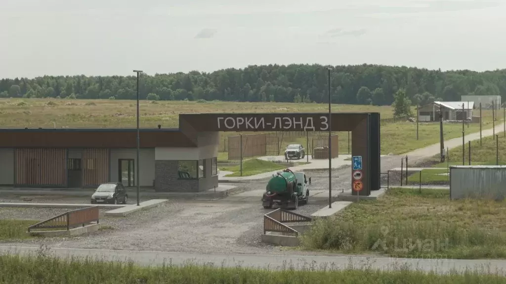 Участок в Ленинградская область, Гатчинский муниципальный округ, д. ... - Фото 1