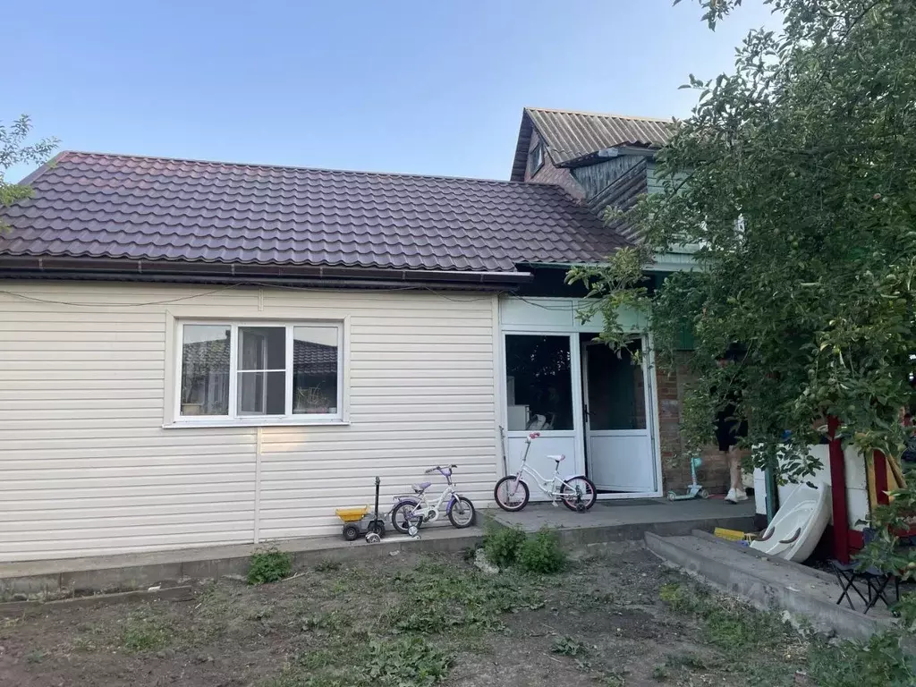 Дом в Ростовская область, Ростов-на-Дону 8-й Есаульский пер. (83 м) - Фото 0
