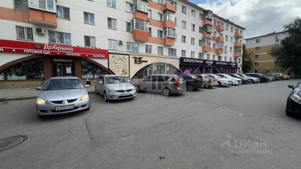 Торговая площадь в Челябинская область, Челябинск ул. Кирова, 1 (68 м) - Фото 1