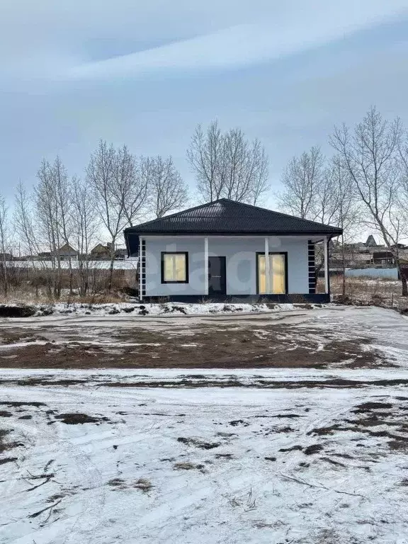 Дом в Красноярский край, Красноярск городской округ, пос. Солонцы ул. ... - Фото 2