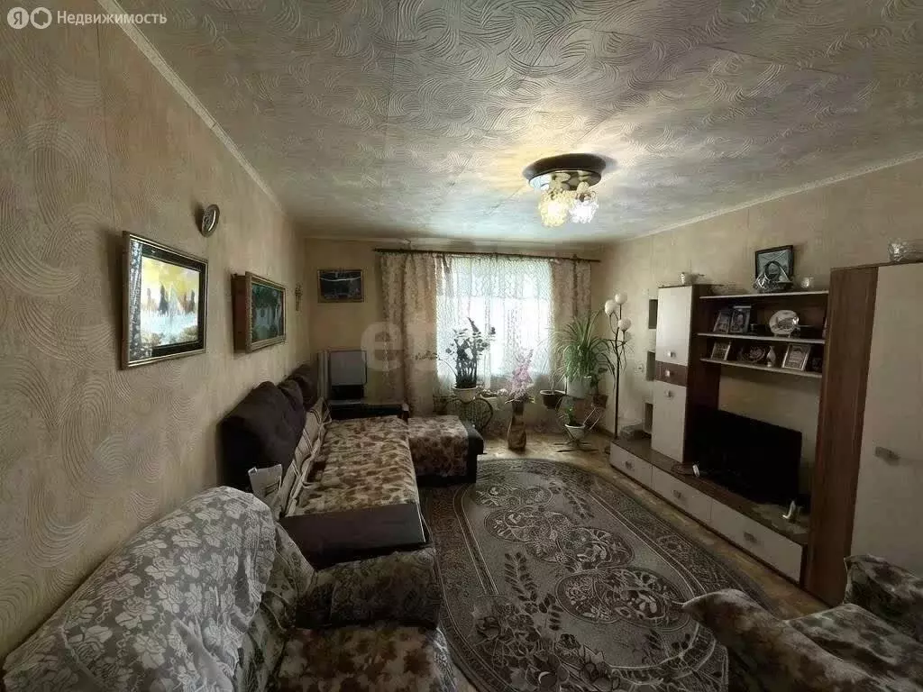 1-комнатная квартира: Губкин, улица Королёва, 8 (73.7 м) - Фото 1