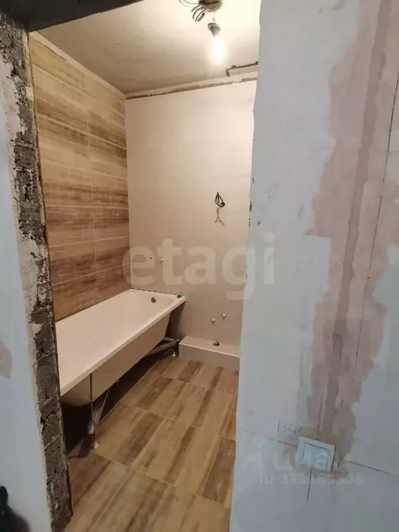 Студия Тюменская область, Тюмень ул. Василия Малкова, 12 (28.6 м) - Фото 1