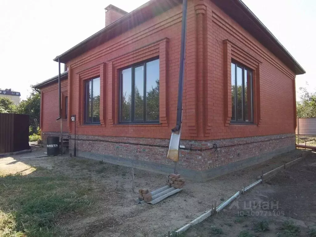 Дом в Краснодарский край, Армавир ул. Володарского, 46 (160 м) - Фото 0