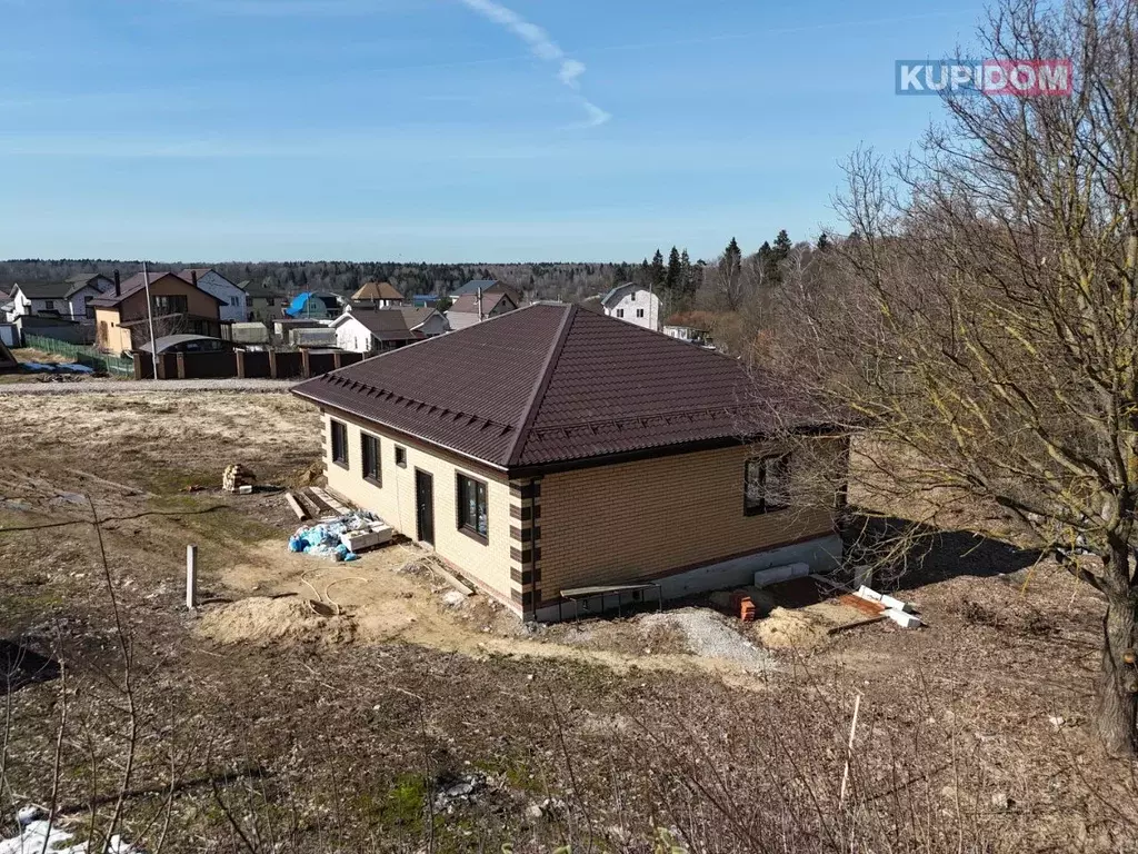 Дом в Калужская область, Боровский муниципальный округ, д. Кривское  ... - Фото 1