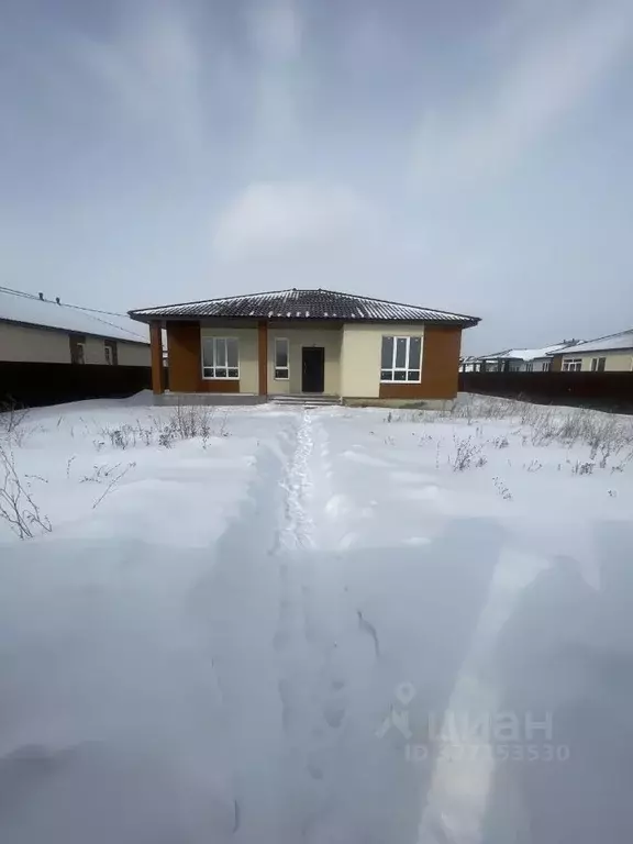 Коттедж в Самарская область, Волжский район, с. Лопатино Советская ул. ... - Фото 1