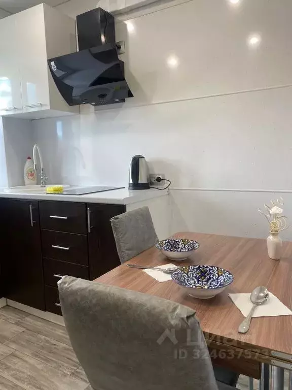 2-к кв. Мурманская область, Кировск ул. Кирова, 38 (40.0 м) - Фото 1