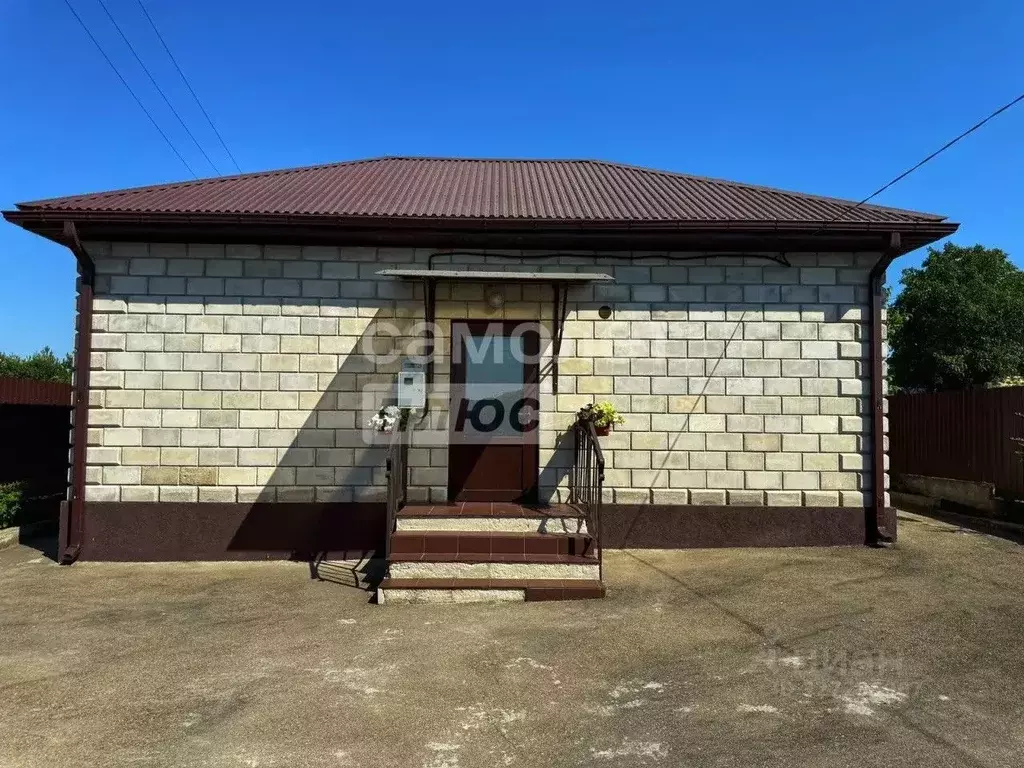 Дом в Краснодарский край, Крымский район, Варениковское с/пос, с. ... - Фото 1
