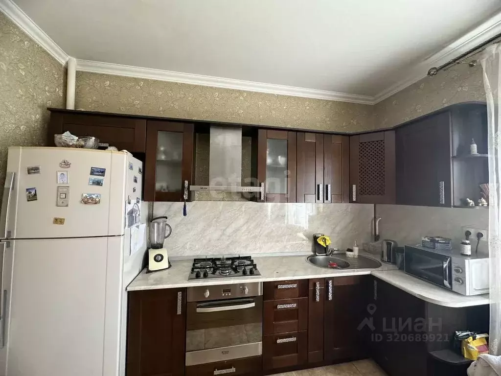 Дом в Адыгея, Майкопский район, Краснооктябрьское с/пос, пос. ... - Фото 1