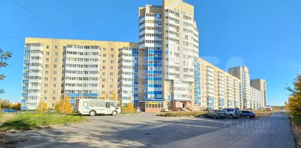 3-к кв. Омская область, Омск ул. 3-я Енисейская, 32/1 (63.0 м) - Фото 1