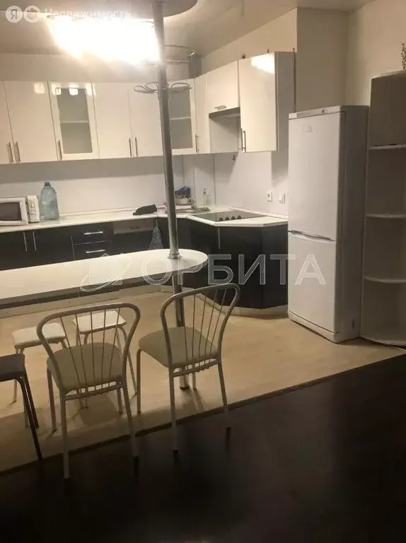 2-комнатная квартира: Тюмень, улица Станислава Карнацевича, 7 (70.4 м) - Фото 1