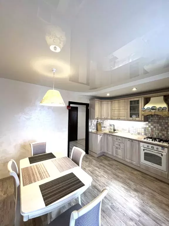 2-к кв. Саратовская область, Энгельс Ленинградская ул., 7 (76.5 м) - Фото 2