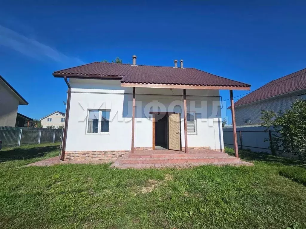 Дом в Воронежская область, с. Новая Усмань ул. Подлесная (120 м) - Фото 1