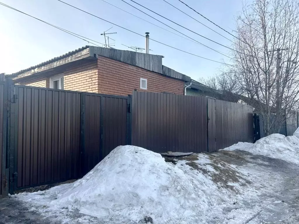 Дом в Красноярский край, Красноярск Шинников мкр, ул. 3-я Шинная, 40 ... - Фото 1