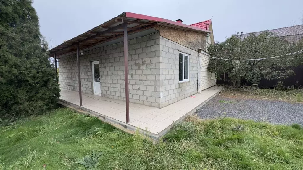 Дом в Волгоградская область, Средняя Ахтуба рп ул. Кавказская (100 м) - Фото 2