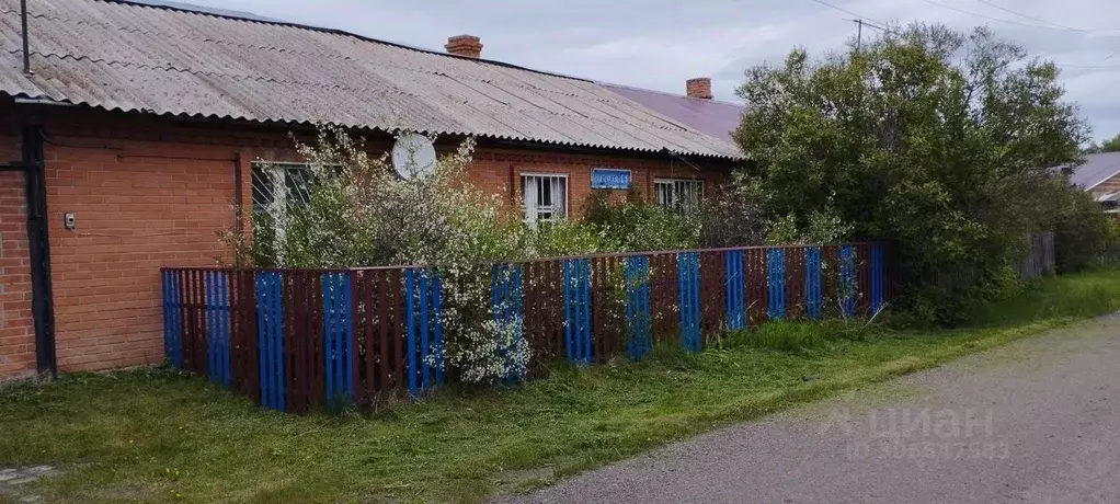 Дом в Красноярский край, Емельяновский район, Шуваевский сельсовет, с. ... - Фото 0