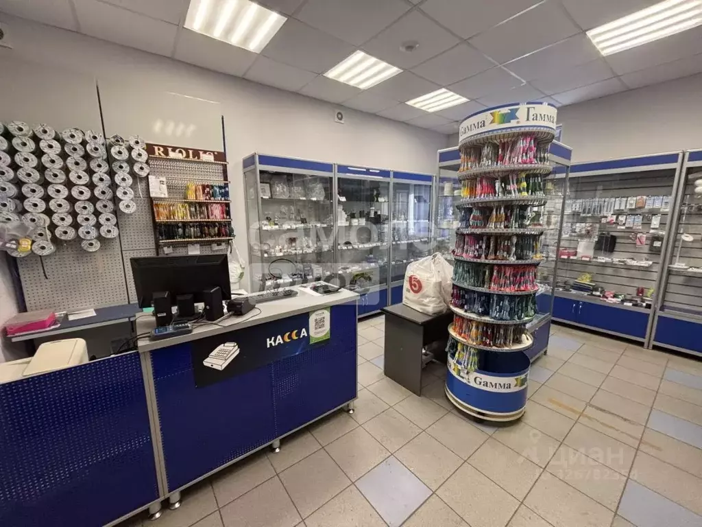 Торговая площадь в Свердловская область, Серов ул. Льва Толстого, 23 ... - Фото 1