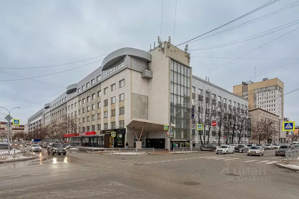 Помещение свободного назначения в Свердловская область, Екатеринбург ... - Фото 0