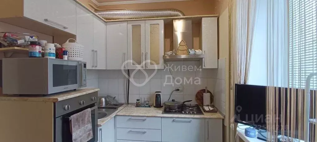 3-к кв. Волгоградская область, Волгоград ул. Милиционера Буханцева, 56 ... - Фото 0