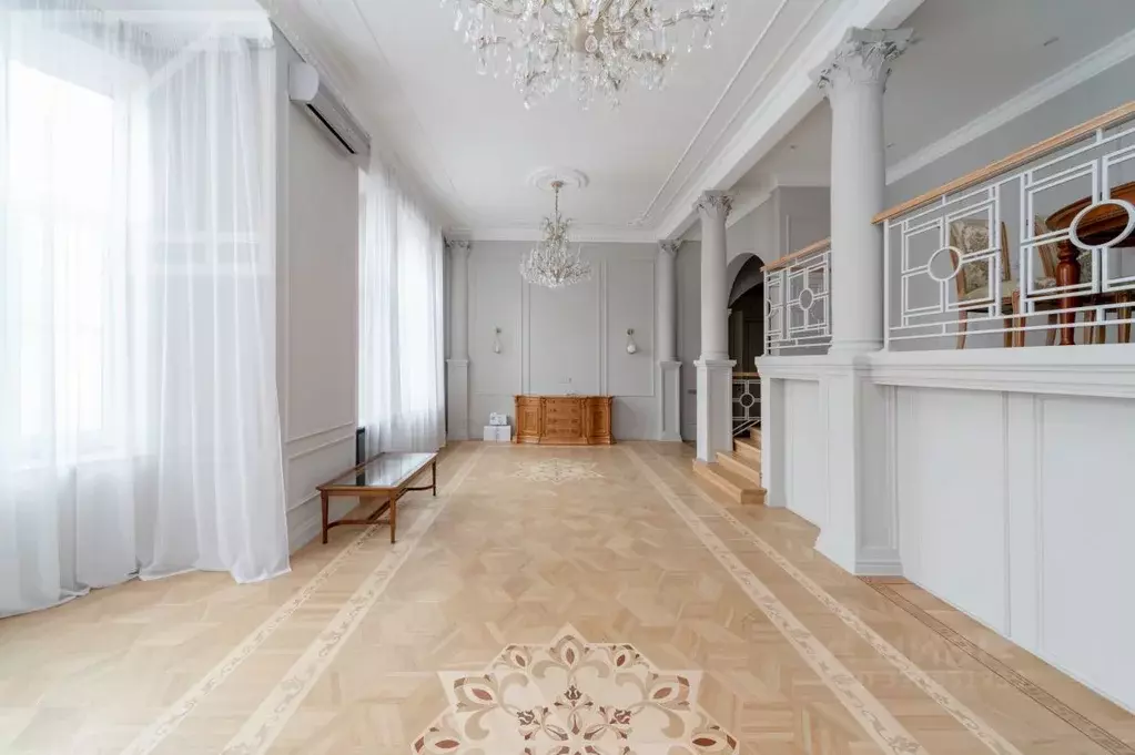 5-к кв. Москва ул. Петровка, 17С1 (205.0 м) - Фото 2