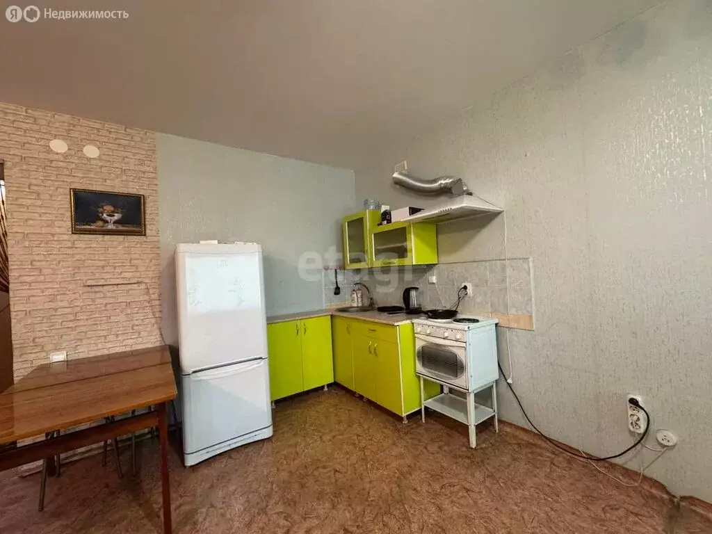 Квартира-студия: Ачинск, улица Манкевича, 20 (42.8 м) - Фото 0