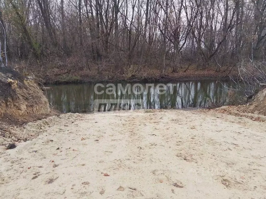 Участок в Белгородская область, Старооскольский городской округ, с. ... - Фото 0