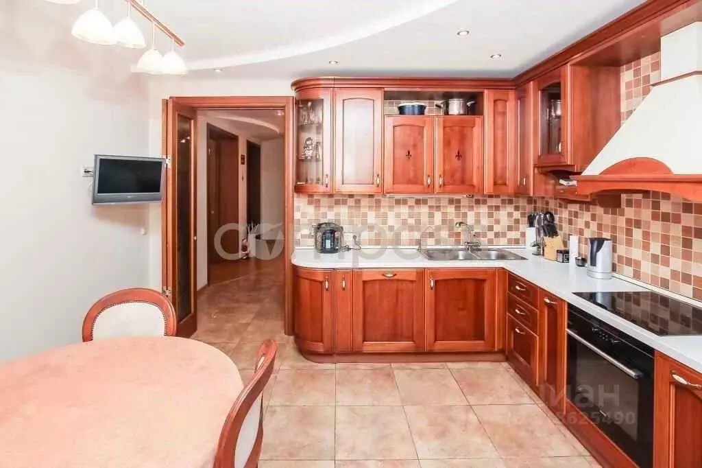 3-к кв. Тюменская область, Тюмень ул. Малыгина, 49 (126.0 м) - Фото 1