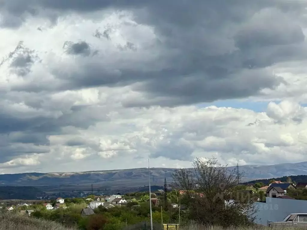 Участок в Крым, Симферопольский район, Добровское с/пос, Лозовое-3 ... - Фото 1