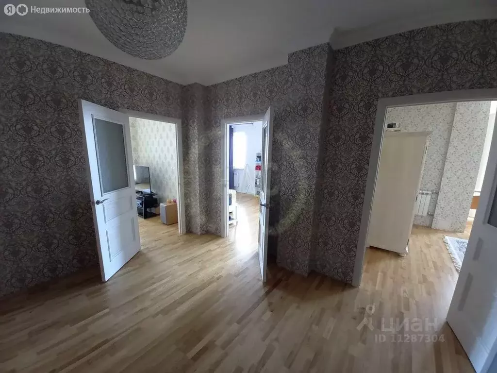 3-комнатная квартира: Курск, улица Челюскинцев, 25 (137 м) - Фото 1