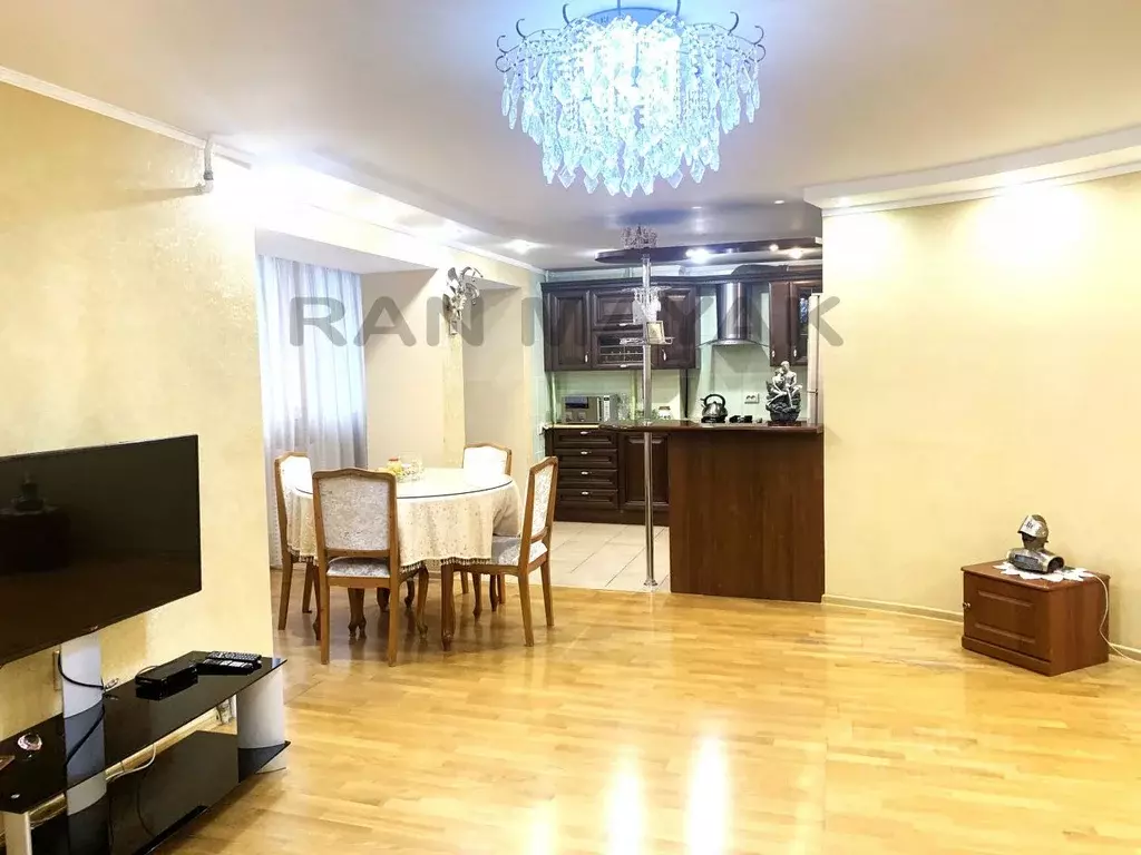 3-к кв. Адыгея, Майкоп ул. 12 Марта, 152 (85.0 м) - Фото 0