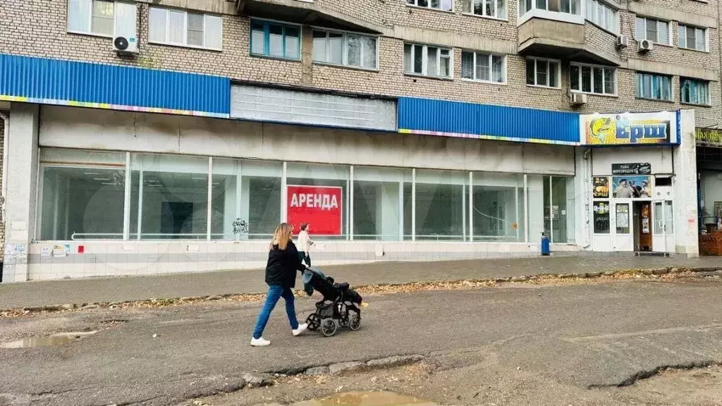 Помещение с витринами под магазин,салон, офис, 280 м - Фото 0
