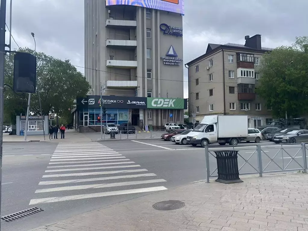 Торговая площадь в Тюменская область, Тюмень ул. Республики, 61 (69 м) - Фото 1