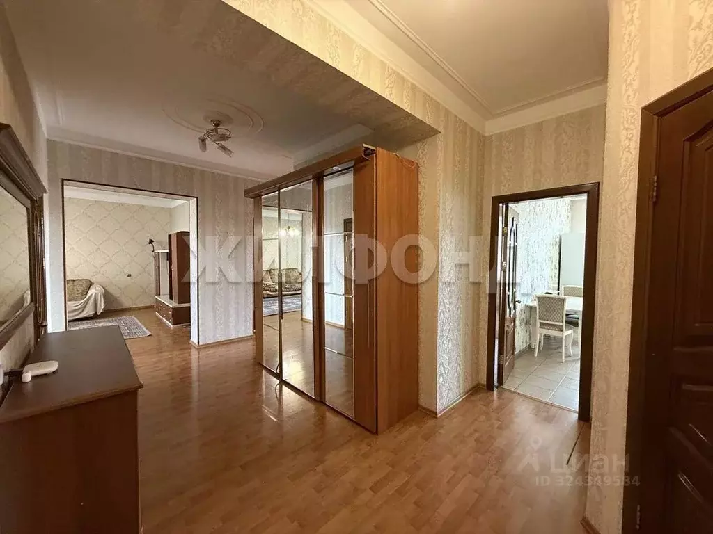 4-к кв. Хакасия, Абакан ул. Чехова, 116 (118.1 м) - Фото 1