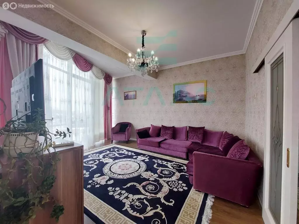 3-комнатная квартира: Симферополь, улица Беспалова, 110В (95.3 м) - Фото 1