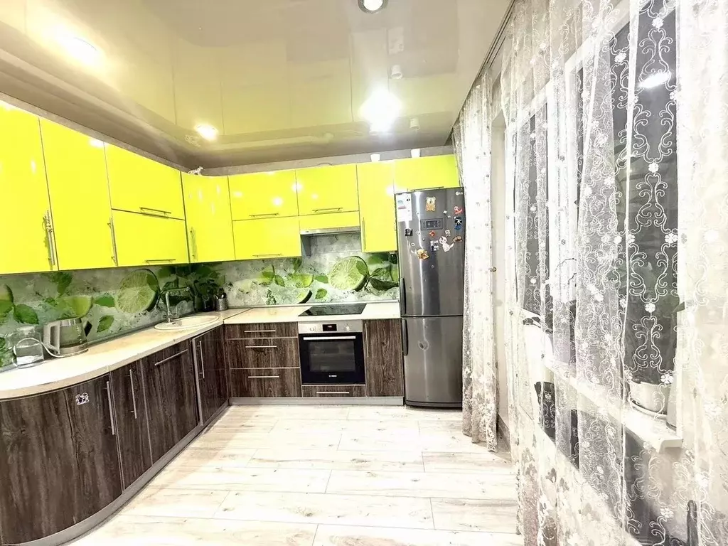 3-к кв. Ленинградская область, Тихвин ул. Ярослава Иванова, 1 (70.0 м) - Фото 2