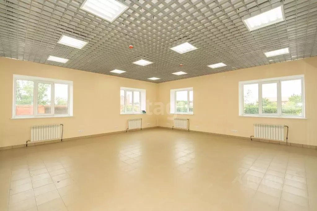 Помещение свободного назначения в Ростовская область, Батайск Речная ... - Фото 1