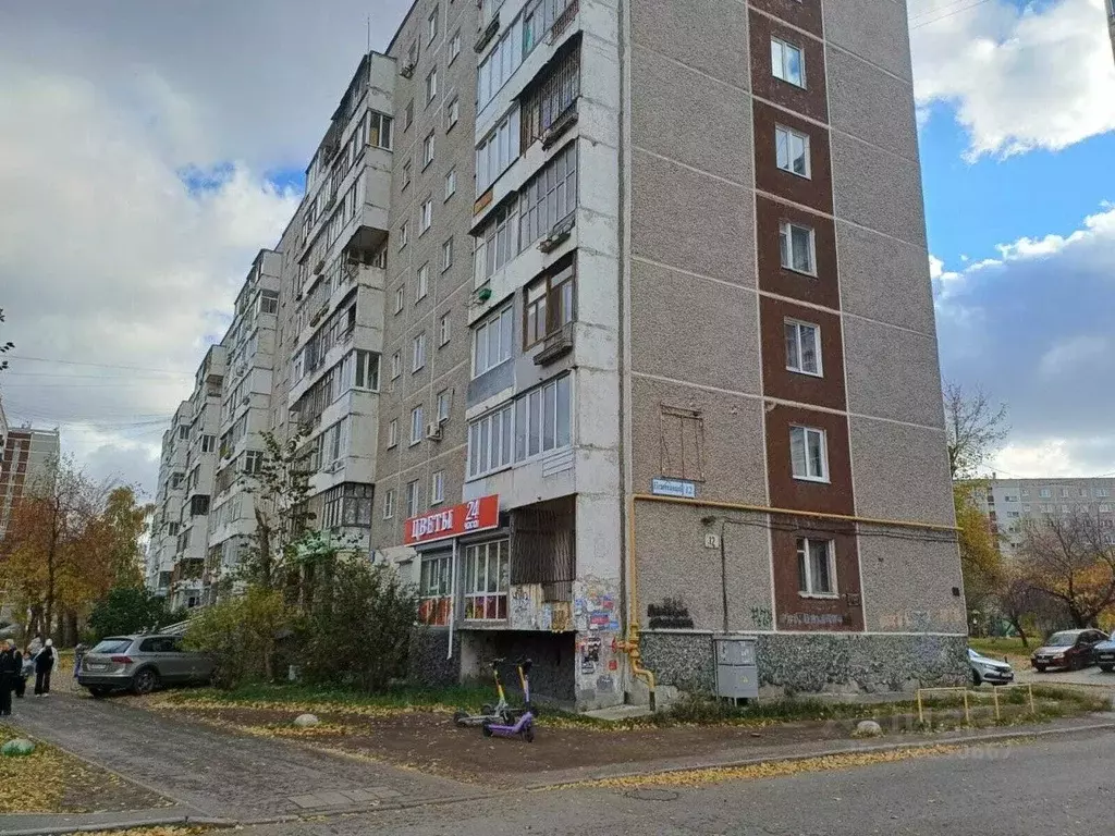 3-к кв. Свердловская область, Екатеринбург ул. Пехотинцев, 12 (58.0 м) - Фото 0