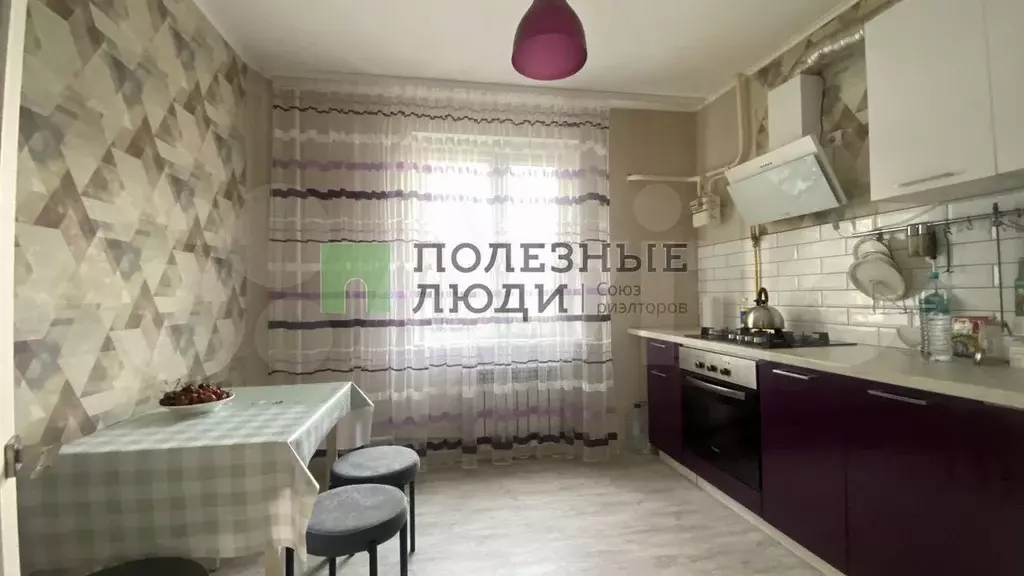 2-к. квартира, 52 м, 1/10 эт. - Фото 0