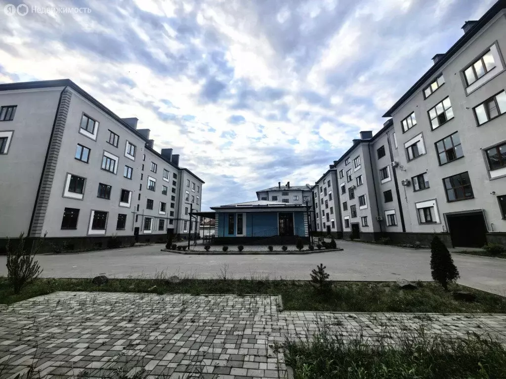 2-комнатная квартира: Нарткала, улица Маяковского, 1А (77 м) - Фото 1