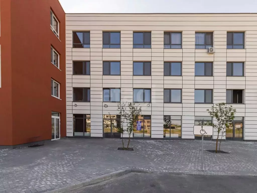 Помещение свободного назначения в Тюменская область, Тюмень ул. ... - Фото 1