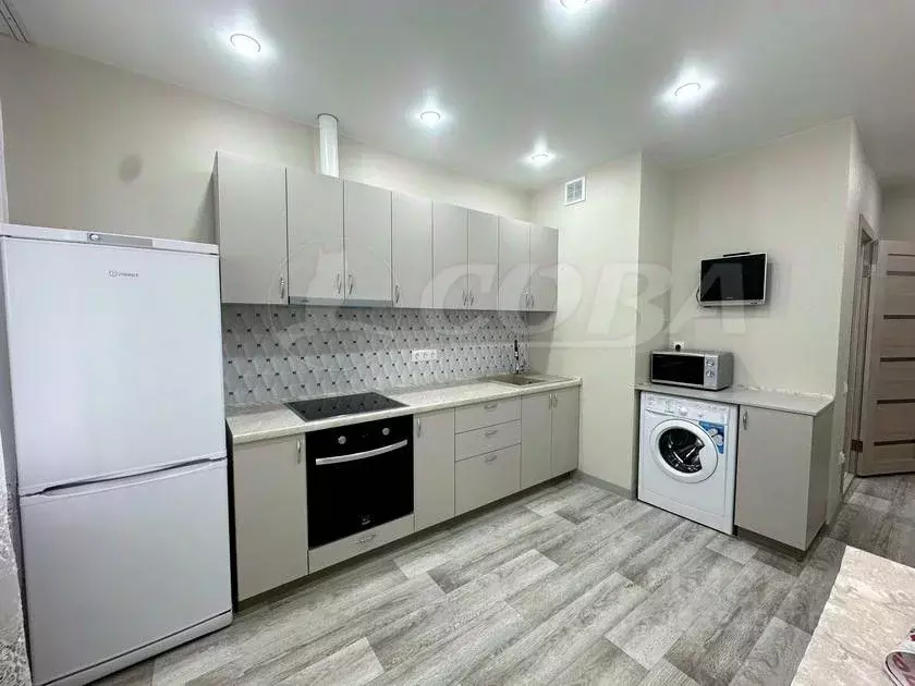 1-к кв. Тюменская область, Тюмень ул. Тальниковая, 5 (37.0 м) - Фото 1