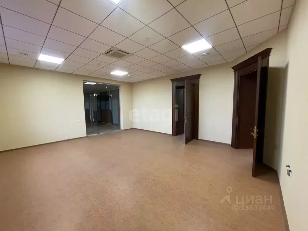 Офис в Тюменская область, Тюмень ул. Тимофея Чаркова, 3 (213 м) - Фото 1