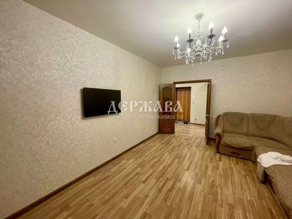 2-к кв. Белгородская область, Старый Оскол Степной мкр, 30 (65.0 м) - Фото 1