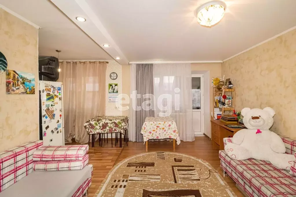 2-к кв. Тюменская область, Тюмень ул. Луначарского, 38 (43.9 м) - Фото 1