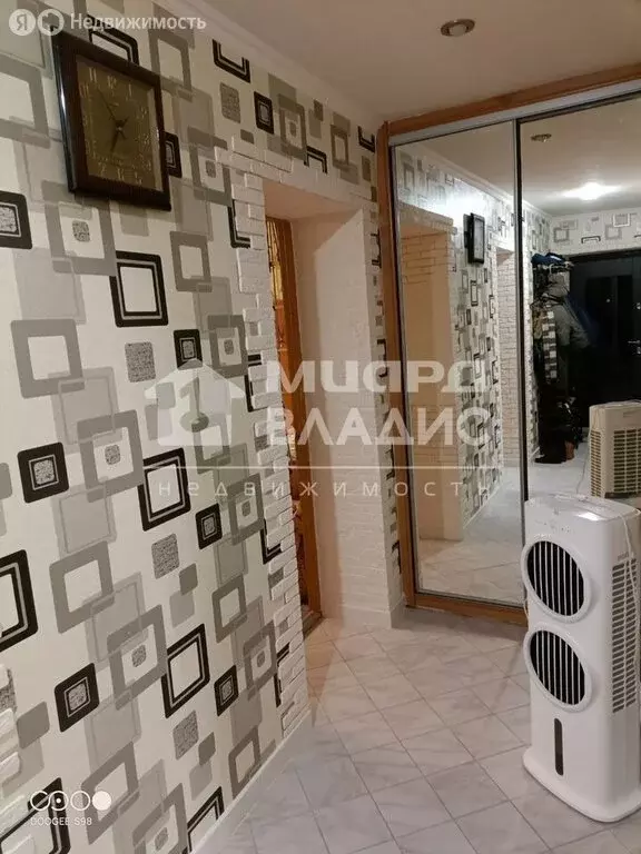 3-комнатная квартира: Омск, улица Челюскинцев, 83В (62 м) - Фото 2