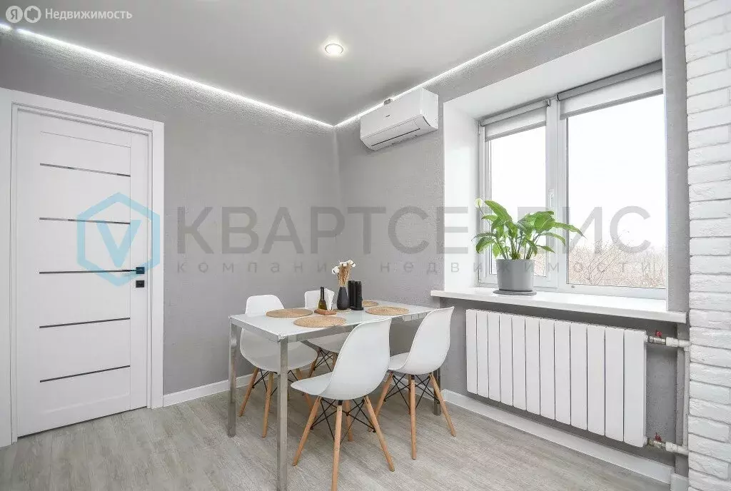 2-комнатная квартира: Омск, улица Челюскинцев, 87 (51 м) - Фото 2