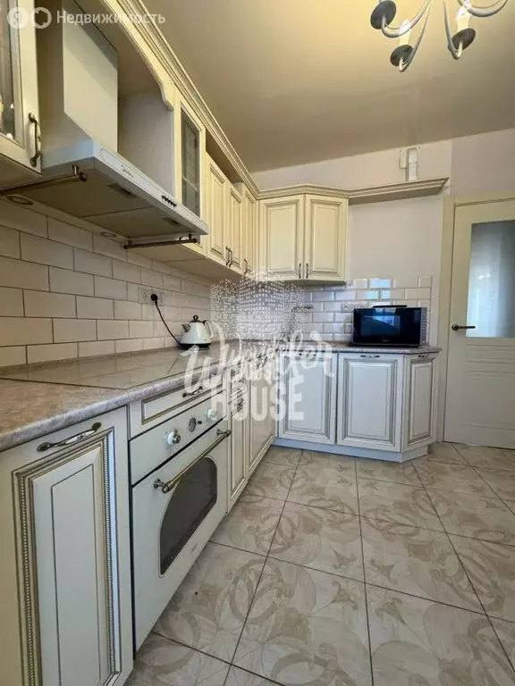 3-комнатная квартира: Тюмень, улица Новосёлов, 111 (55.9 м) - Фото 0
