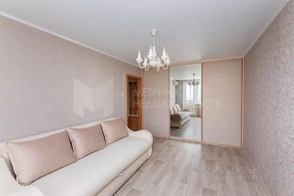 2-к кв. Тюменская область, Тюмень ул. Домостроителей, 14 (51.0 м) - Фото 0