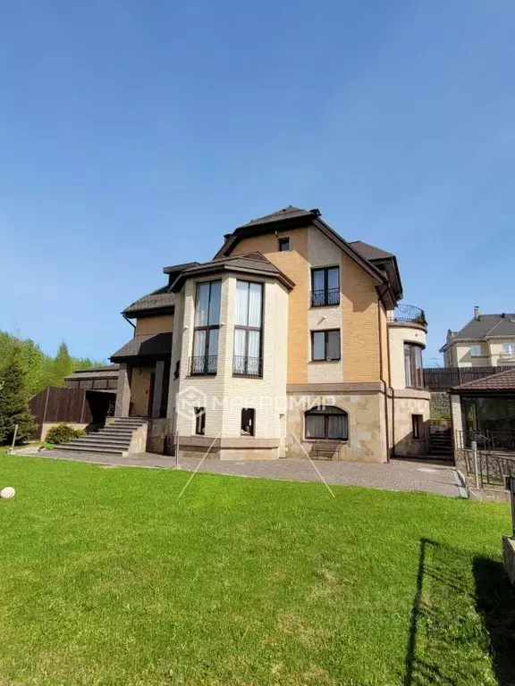 Коттедж в Ленинградская область, Всеволожский район, Бугровское ... - Фото 1